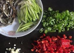 湘菜:香辣火焙鱼的做法图解2