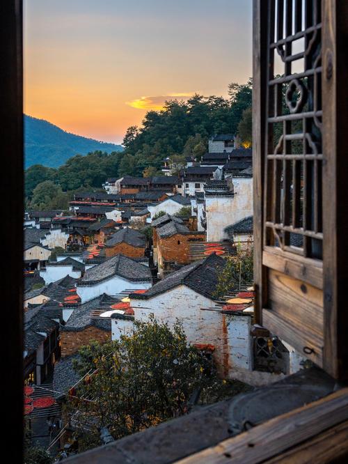 【浙皖赣+江苏】黄山+上饶+南京双飞六【黄山风景区+宏村+千岛湖+篁岭】