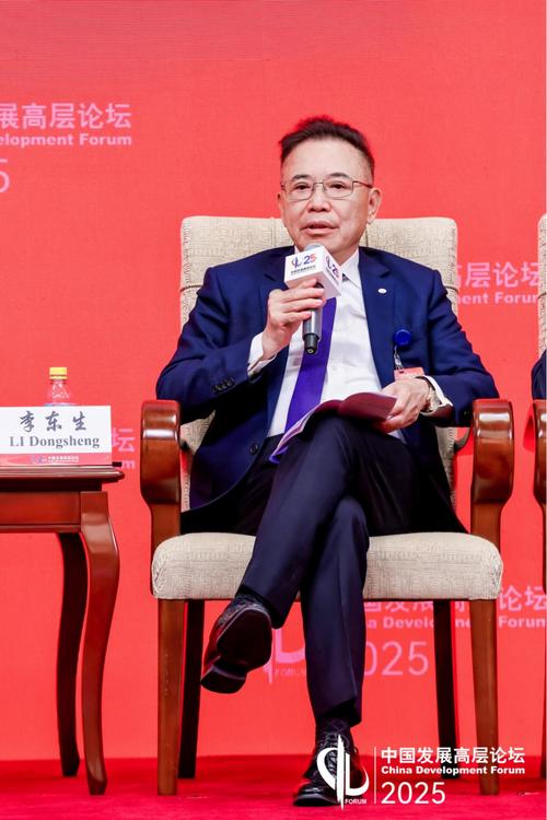 TCL李东生荣任2026米兰冬奥火炬手