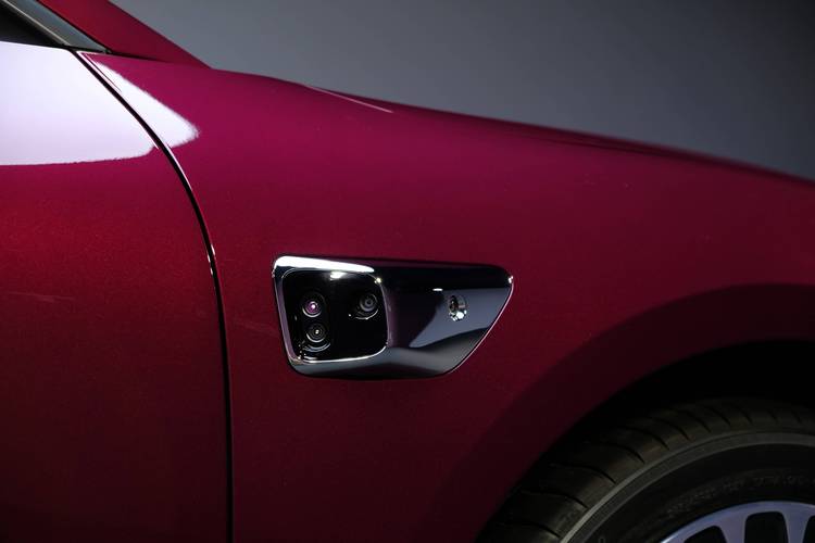 享界S9增程版实测：2000公里低能耗、音响效果出众