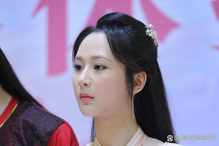 一部女主戏，两个人的传奇