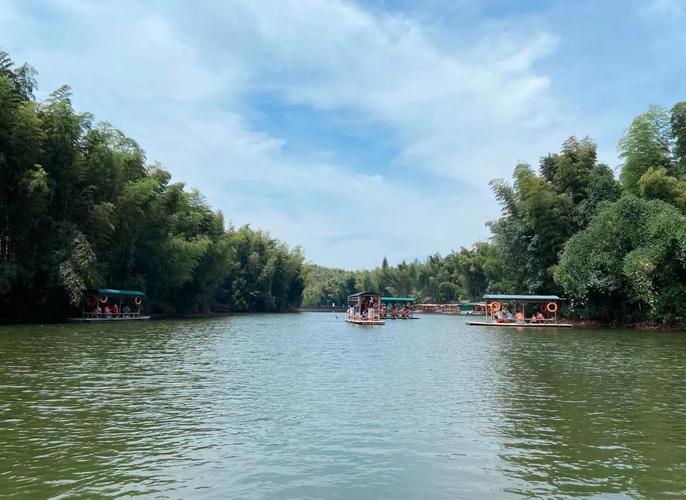 蜀南竹海、宣威、六盘水、自贡自驾游