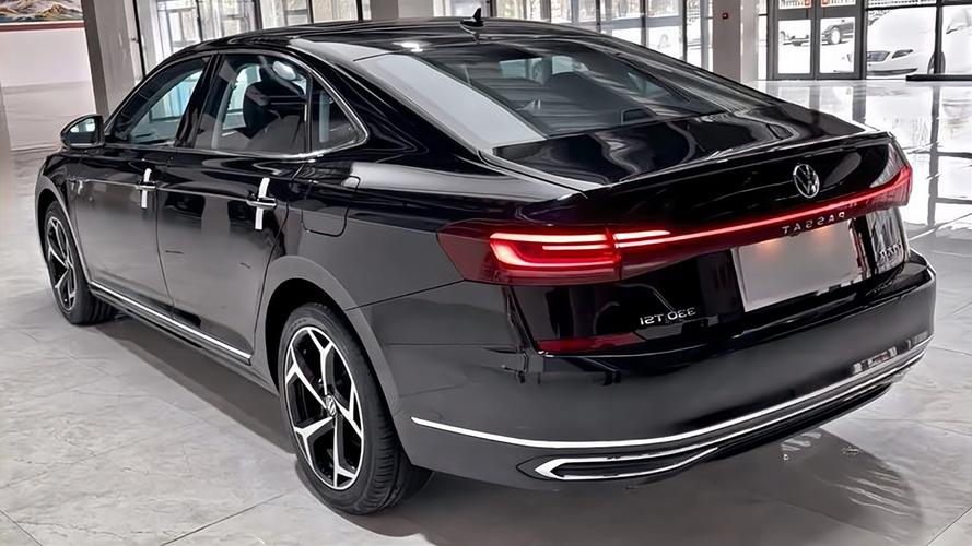 上汽大众新帕萨特亮相 前脸设计你能接受吗？