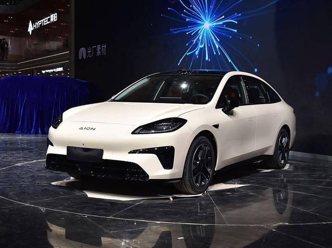 曾毓群站台！650km续航+神秘大礼，AION RT焕新款感觉要杀疯