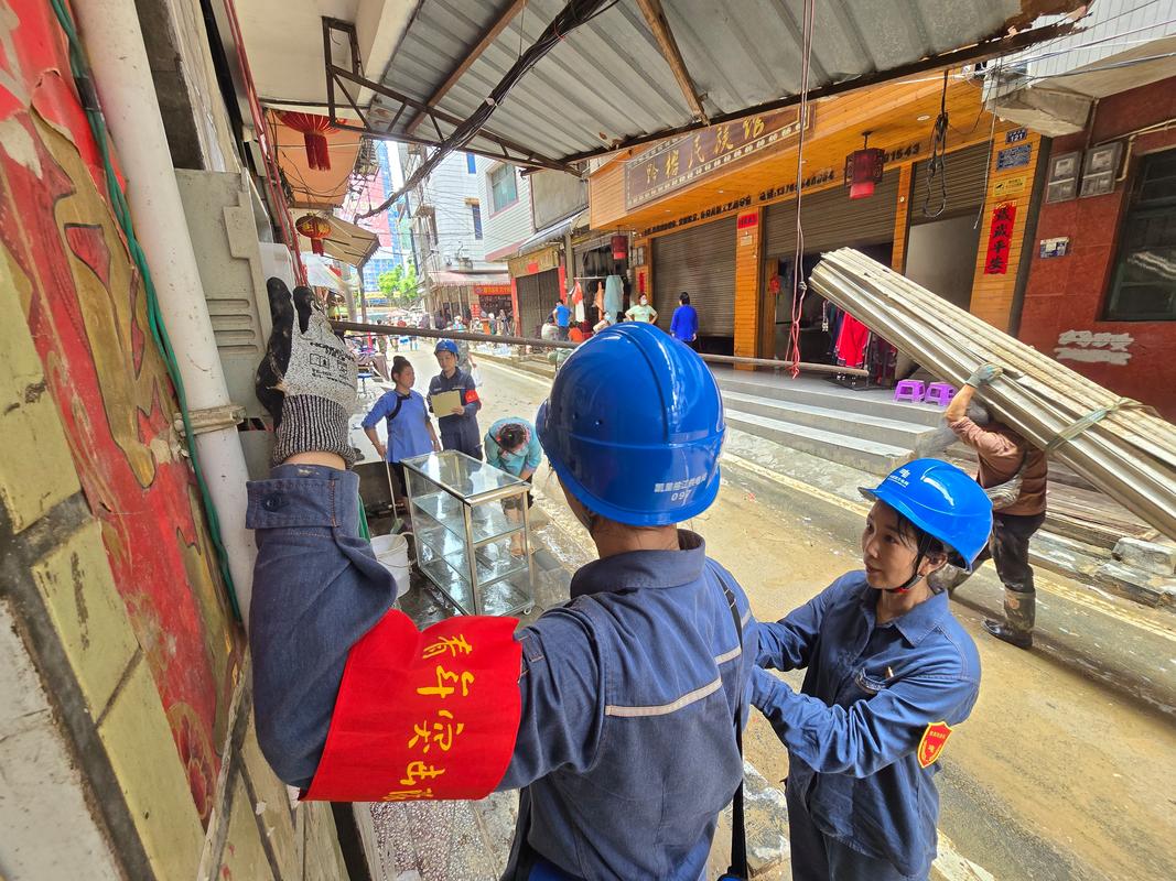 帮助受灾群众尽快恢复正常生产生活秩序