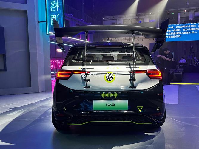 纯电钢炮之争 谁能文武双全?大众ID.3 GTX全面对决firefly萤火虫