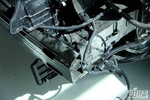 防撞梁广汽丰田-凯美瑞