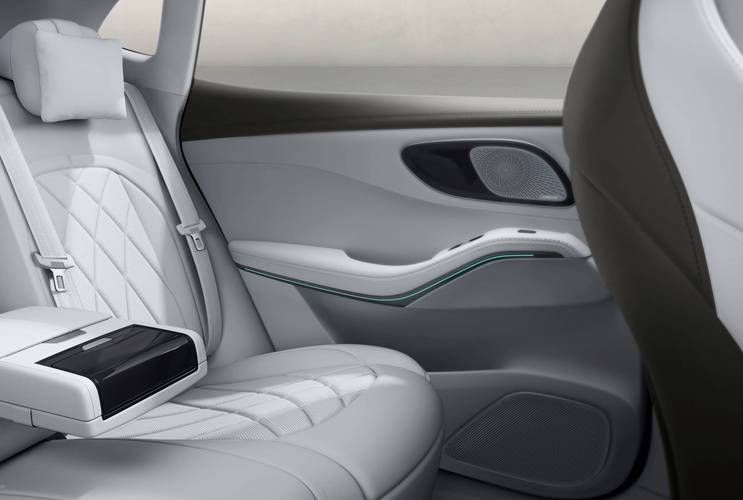 曼胡默尔开启智能座舱空气净化的新纪元