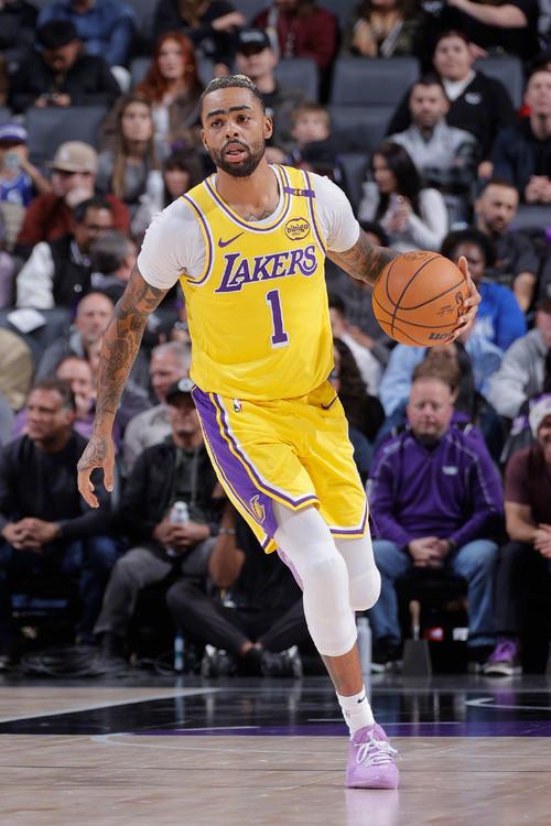 快换浓眉来否则不打了！ 美媒开始黑詹姆斯了